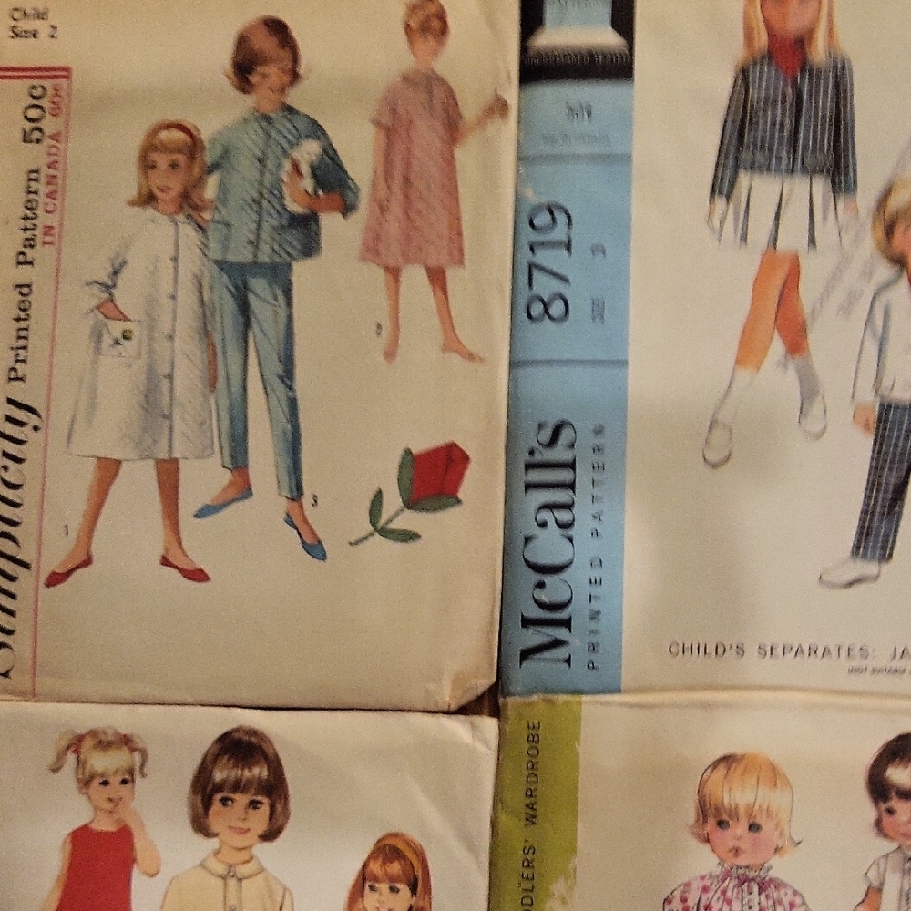 Simplicity Child's Pattern Set - White, Blue, Red - Picture 3 of 8
